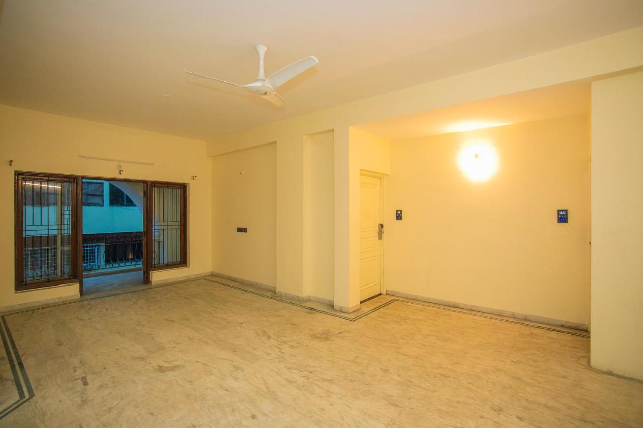 Collection O Premium Eden Au Lac Near Sri Someshwara Swami Temple Бангалор Екстериор снимка