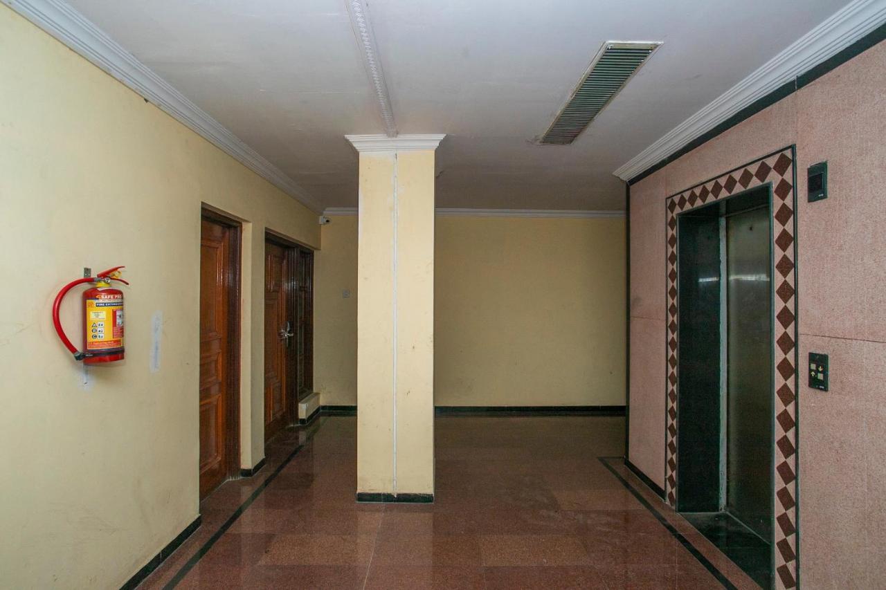 Collection O Premium Eden Au Lac Near Sri Someshwara Swami Temple Бангалор Екстериор снимка